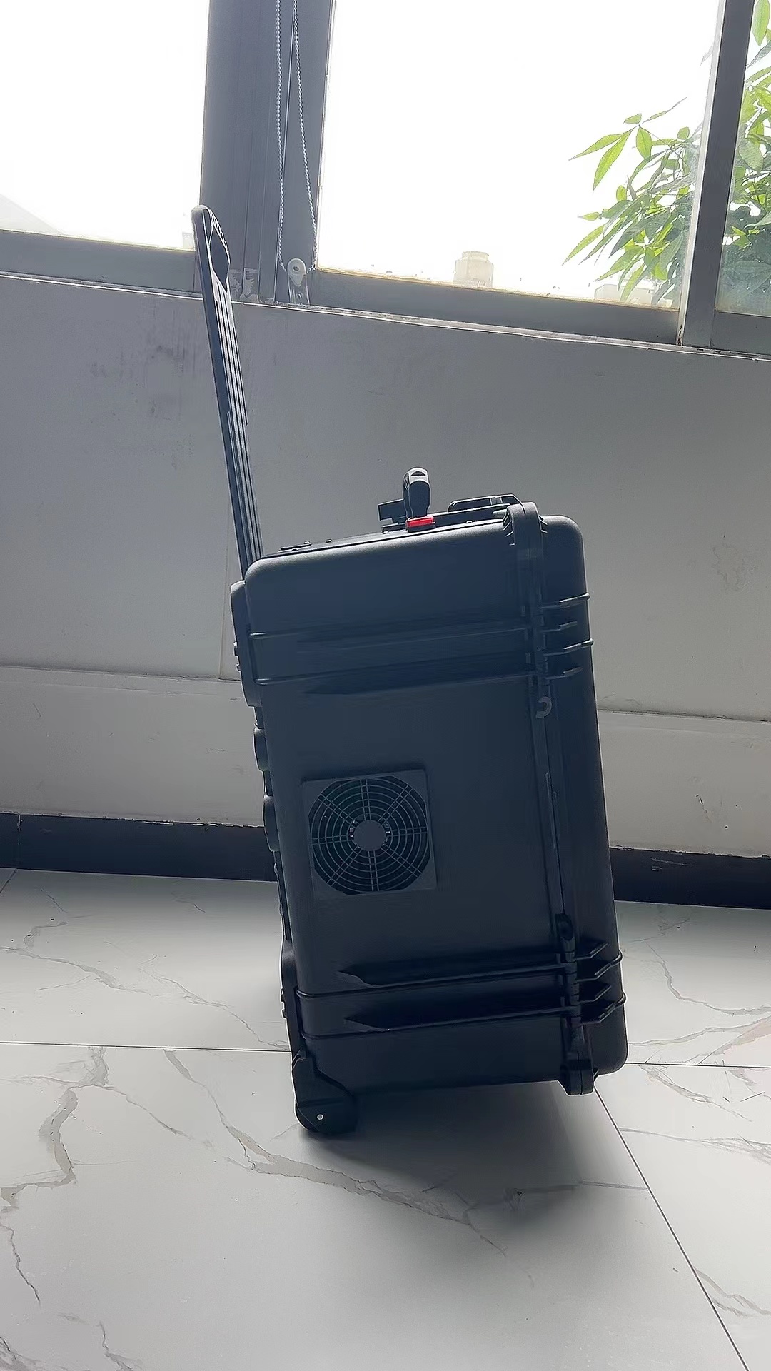 三伏潭镇手拉箱型移动通信干扰器